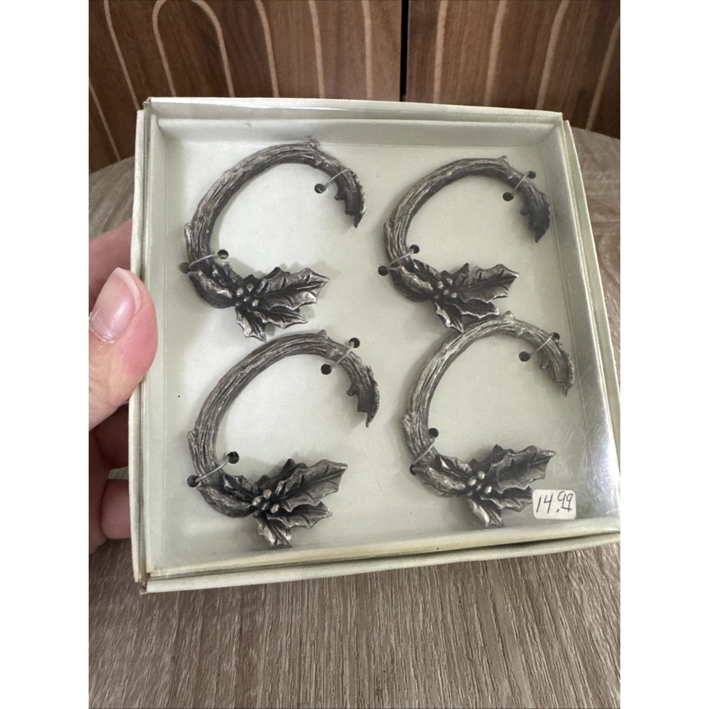 Russ Berrie Natures Cupboard Metal Holly Sprig on Branch Napkin Ring Set